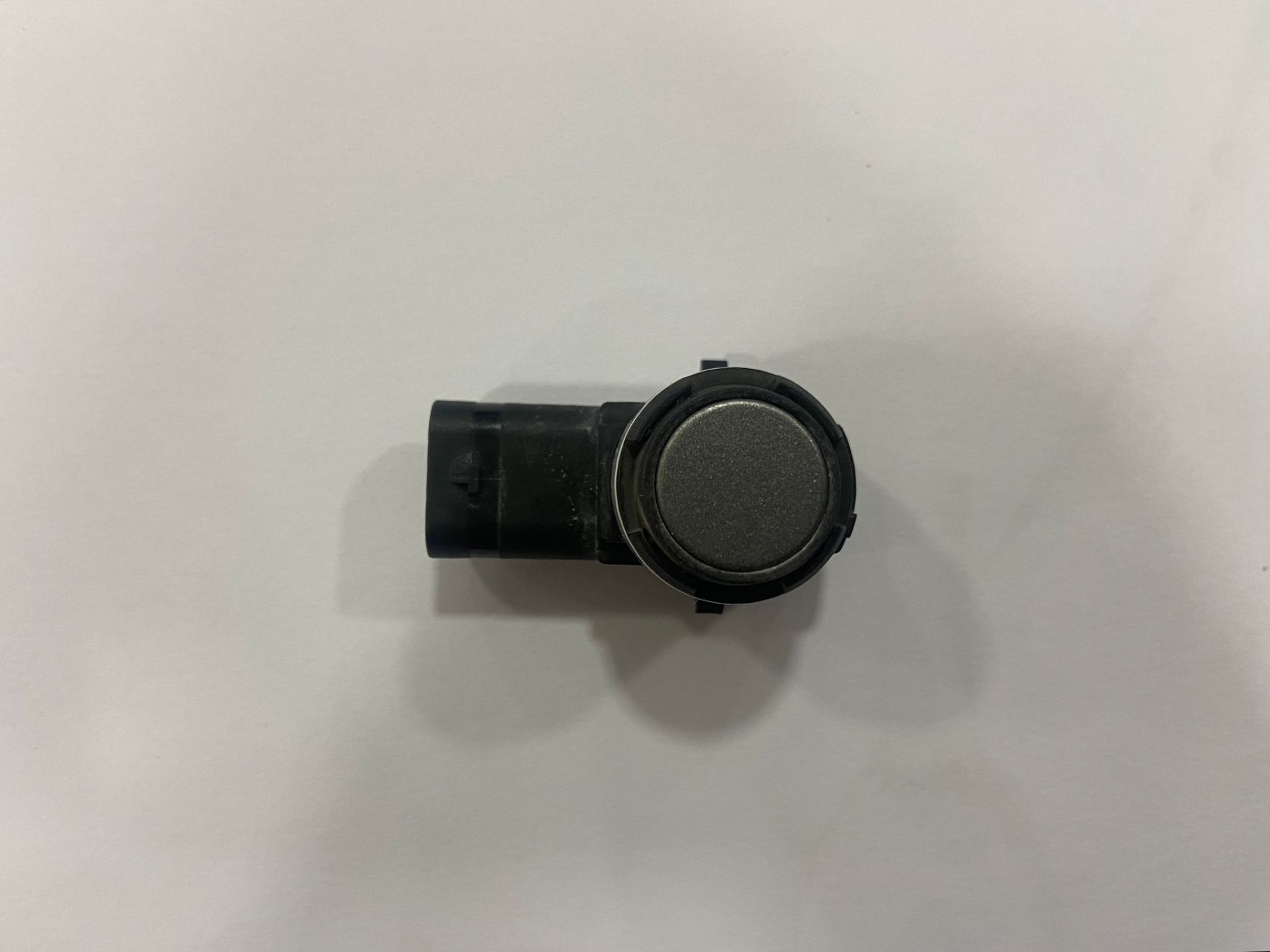 66205A2DA19 5A2DA19 BMW G70 G07 PARK SENSÖRÜ ARKA ÇIKMA ORJİNAL