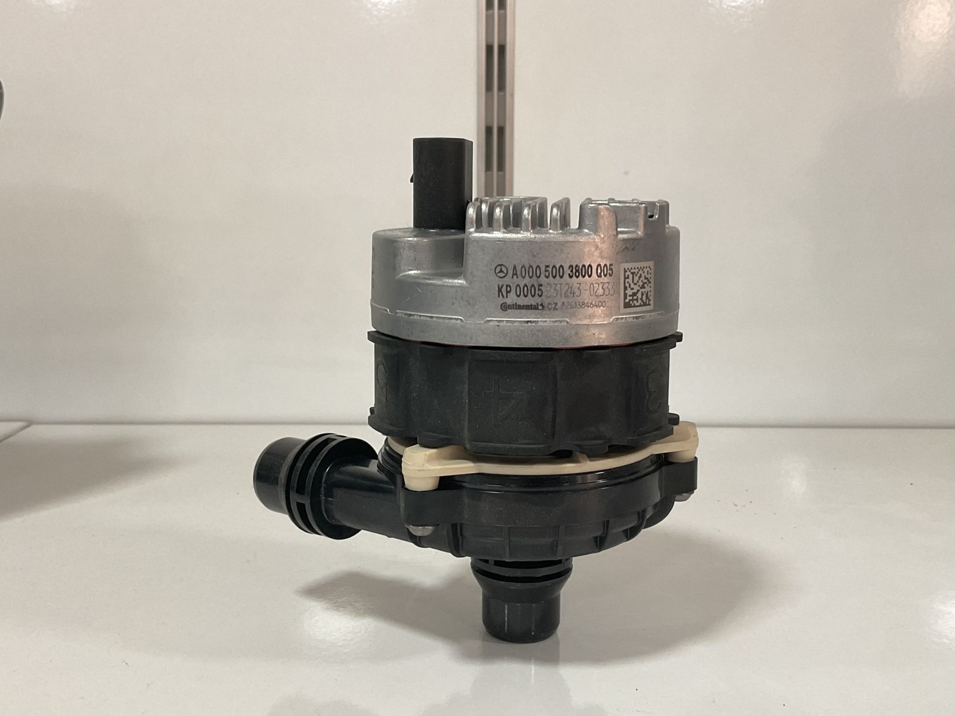 A0005003800 MERCEDES W118 W167 W177 W190 W205 W206 W213 W217 W222 W238 W247 W253 W257 W290 W293 W447 W463 W780 W907 W910 İLAVE SU POMPASI SIFIR ORJİNAL