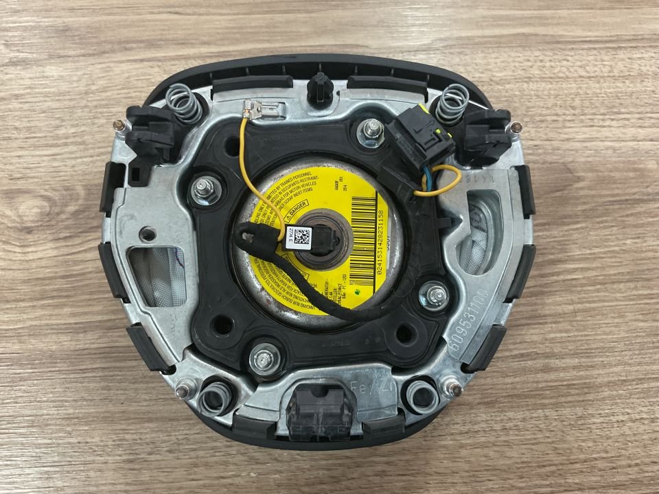 8383905 BMW F11 F07 F10 DİREKSİYON AIRBAG ÇIKMA ORJİNAL