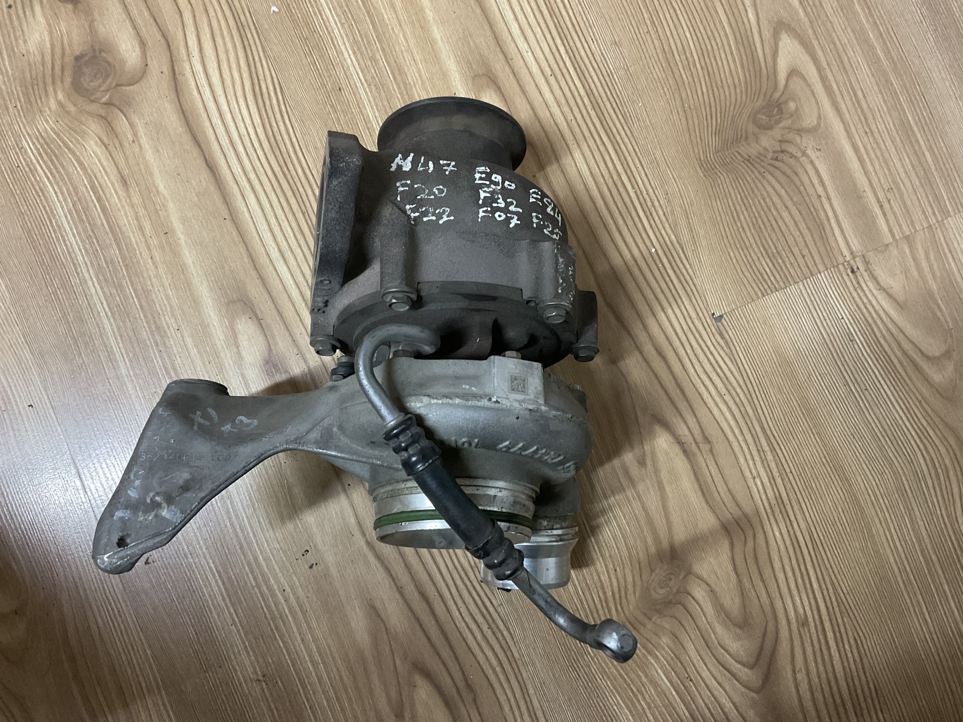 724779 BMW F10 E90 DİZEL  TURBO ÇIKMA ORJİNAL