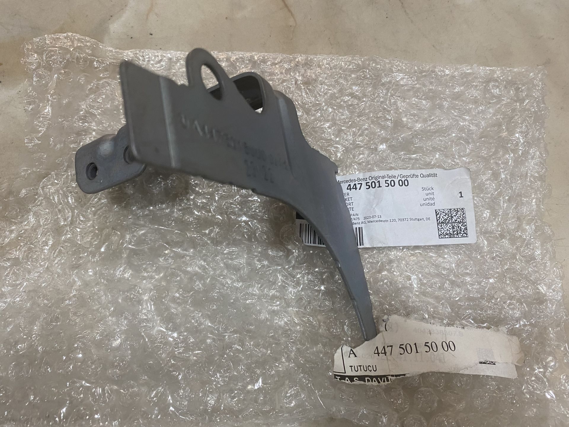 A4475015000 MERCEDES VİTO W447 YEDEK SU POMPASI AYAĞI SIFIR ORJİNAL