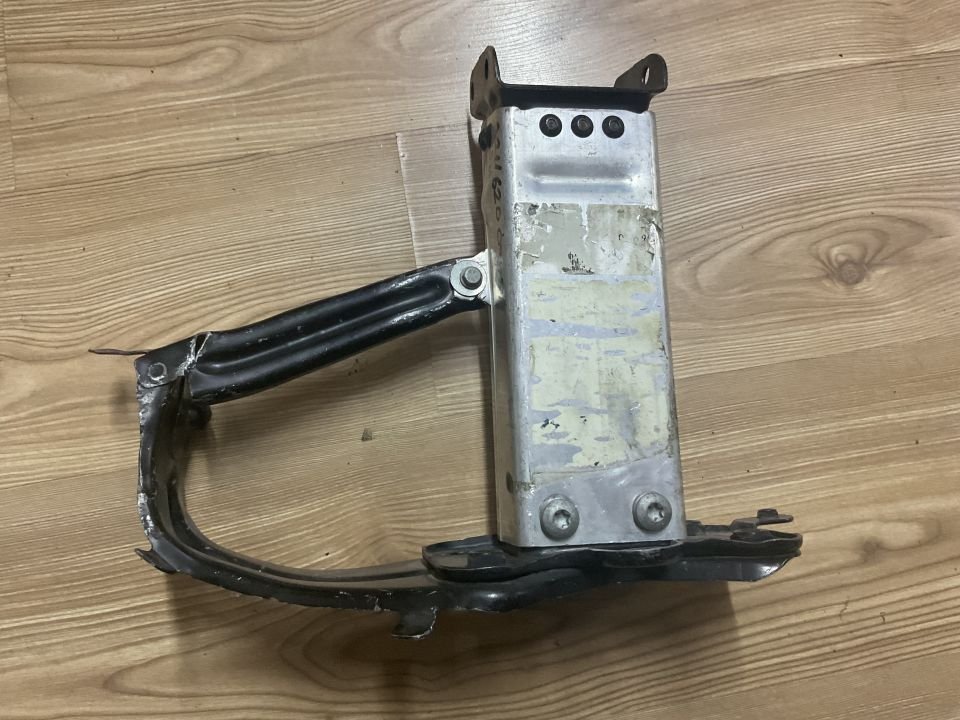 A2116200995 MERCEDES W211 SOL TAMPON DEMİR AYAĞI ÇIKMA ORJİNAL