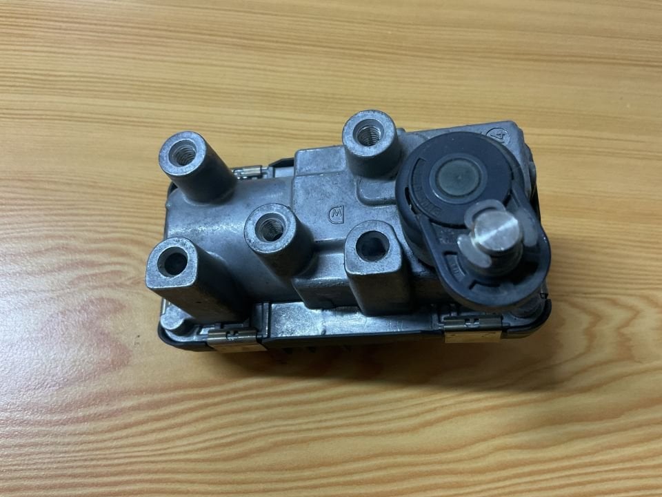 4933519411 3519411 BMW F30 TURBO VALFİ ÇIKMA Y.S