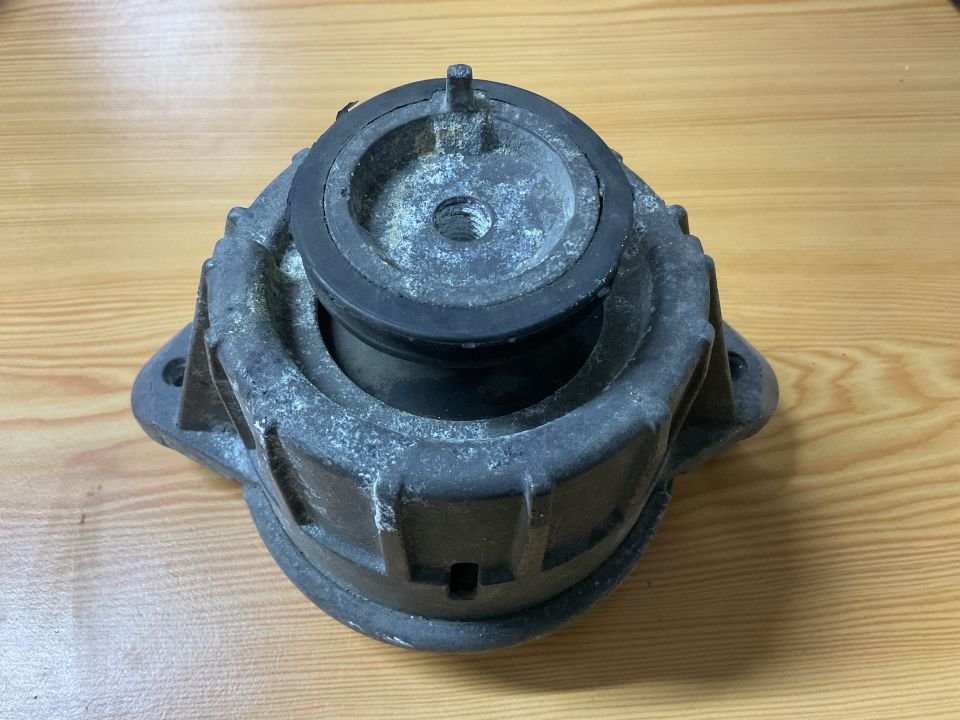A2042404217 MERCEDES W204 ÖN SAĞ MOTOR TAKOZU ÇIKMA ORJİNAL