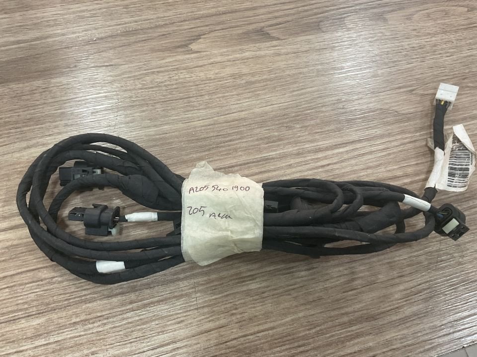 A2055401900 MERCEDES W205 ARKA PARK SENSÖR TESİSATI ÇIKMA ORJİNAL