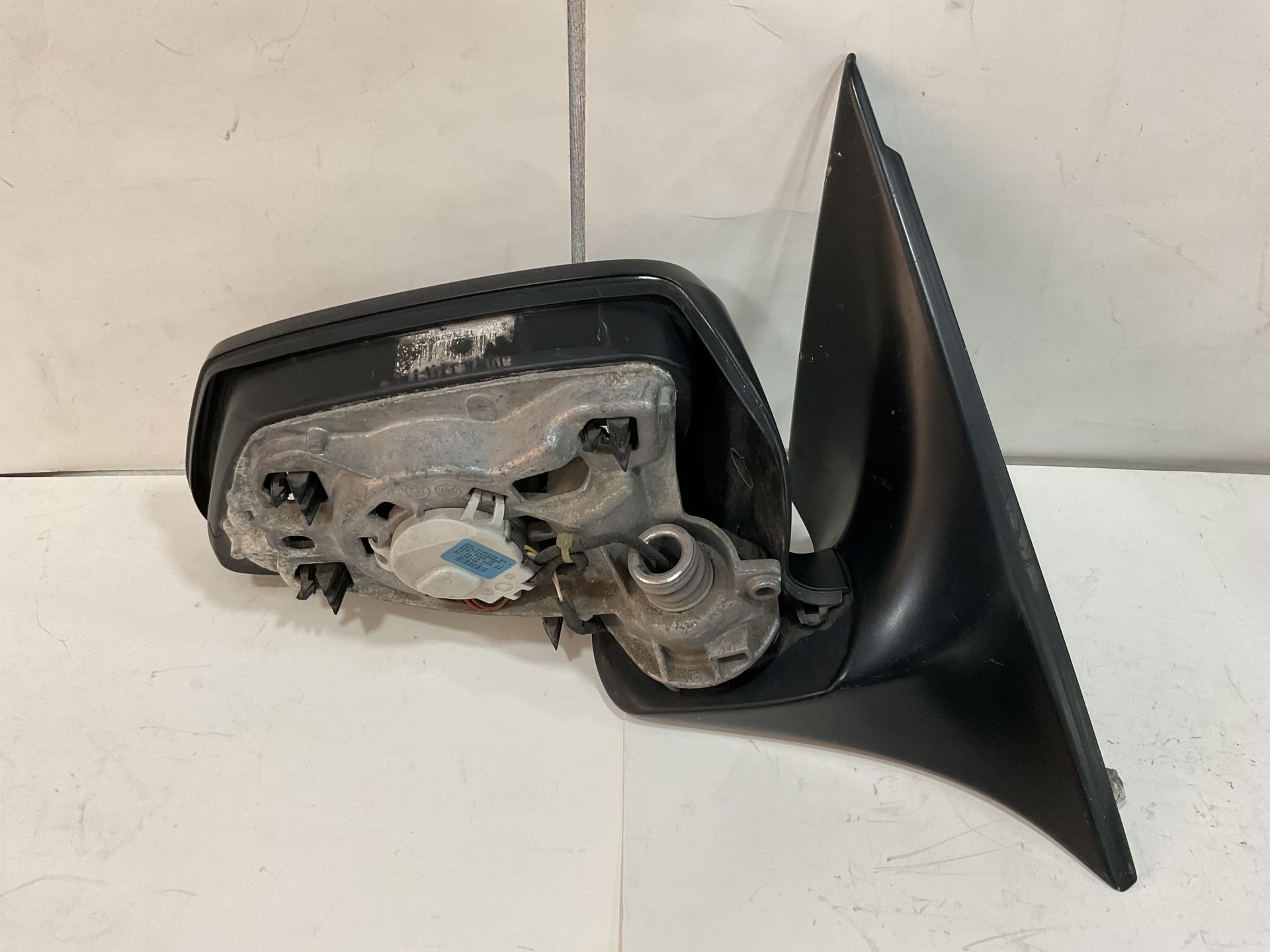 7245590 BMW F10 F11 F18 5 SERİSİ KATLAMALI KARARTMALI SAĞ AYNA GÖVDESİ ÇIKMA ORJİNAL