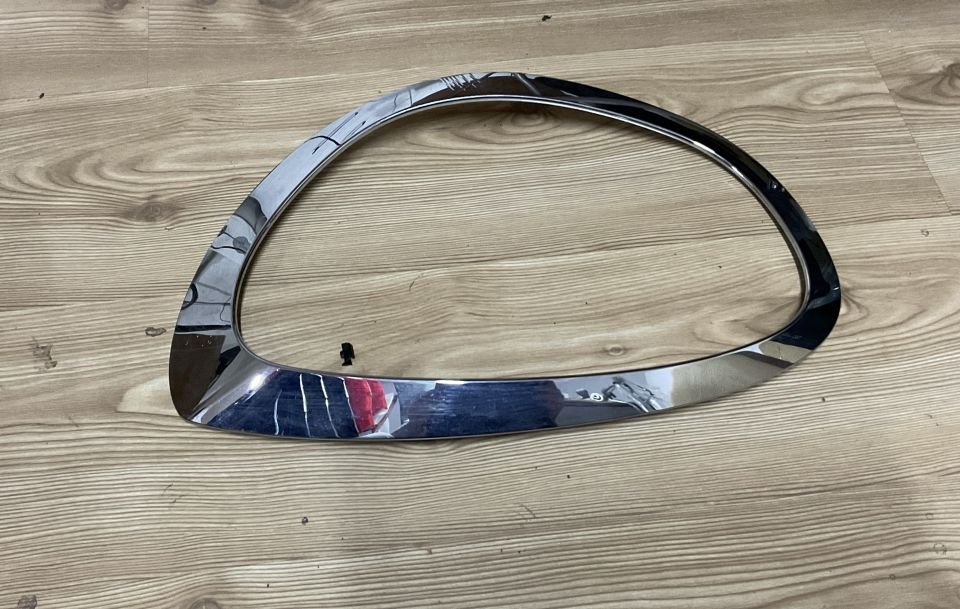 51137388117 7388117 MİNİ COOPER F60 SOL FAR ÇERÇEVE NİKELAJI ÇIKMA ORJİNAL