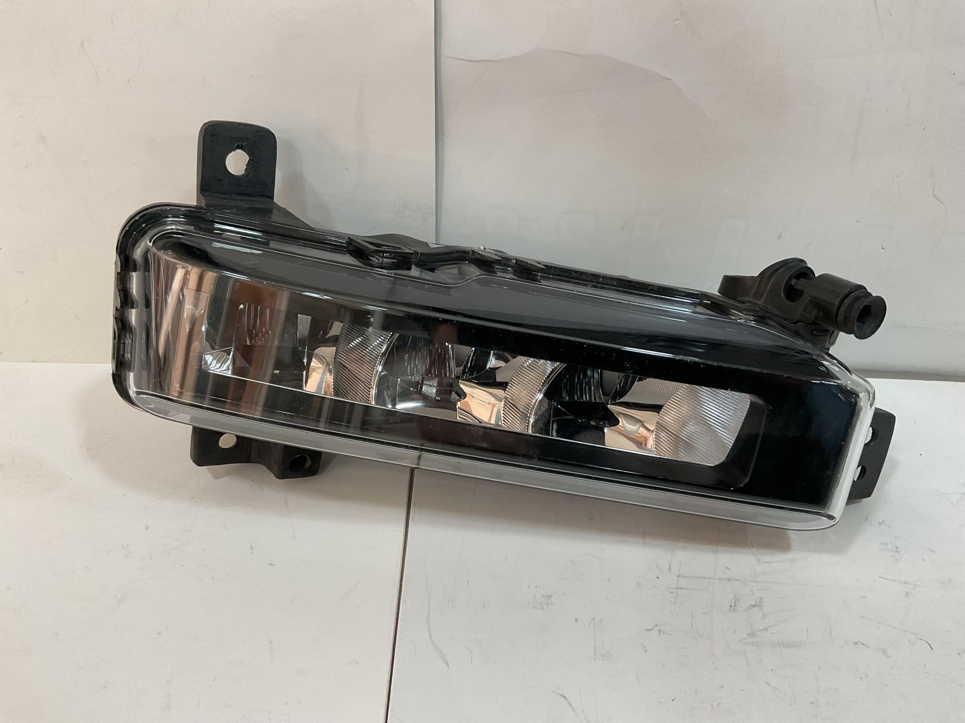 63178089525 8089525 BMW F44 F45 F46 2 SERİSİ  F48 X1 G06 X6 G20 G21 G28 3 SERİSİ SOL LED SİS FARI ÇIKMA ORJİNAL
