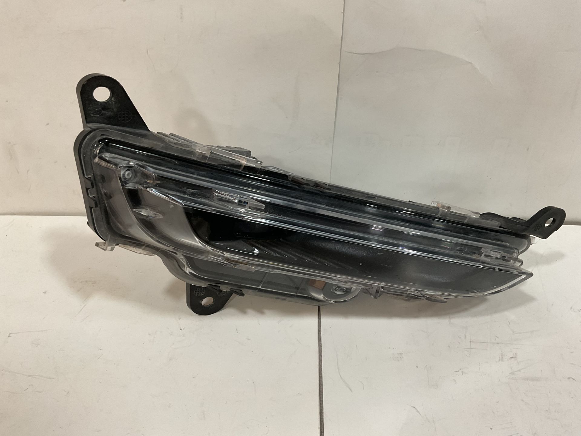 K8D215200 RANGE ROVER DİSCOVERY SPORT L550 SAĞ SİS FARI ÇIKMA ORJİNAL