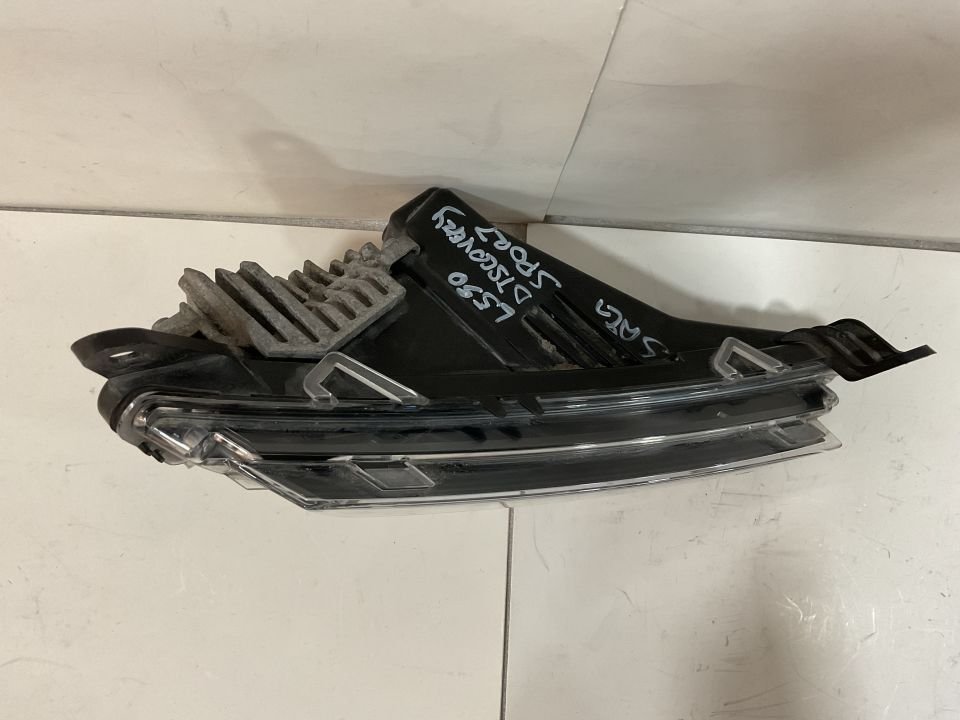 K8D215200 RANGE ROVER DİSCOVERY SPORT L550 SAĞ SİS FARI ÇIKMA ORJİNAL