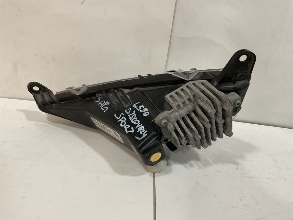 K8D215200 RANGE ROVER DİSCOVERY SPORT L550 SAĞ SİS FARI ÇIKMA ORJİNAL