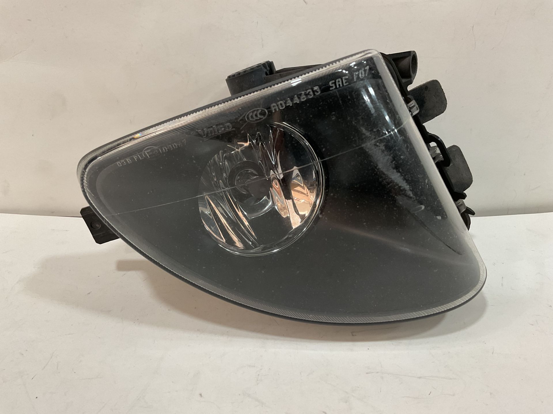 63177216886 7216886 BMW F10 F11 F18 5 SERİSİ SAĞ SİS FARI ÇIKMA ORJİNAL