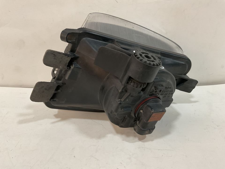63177216886 7216886 BMW F10 F11 F18 5 SERİSİ SAĞ SİS FARI ÇIKMA ORJİNAL