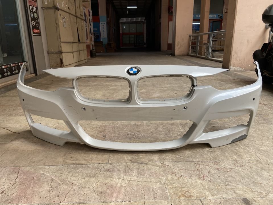 BMW F30 LCİ ÖN TAMPON PARK SENSÖRLÜ TAMİRLİ ÇIKMA ORJİNAL