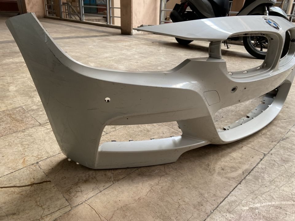 BMW F30 LCİ ÖN TAMPON PARK SENSÖRLÜ TAMİRLİ ÇIKMA ORJİNAL