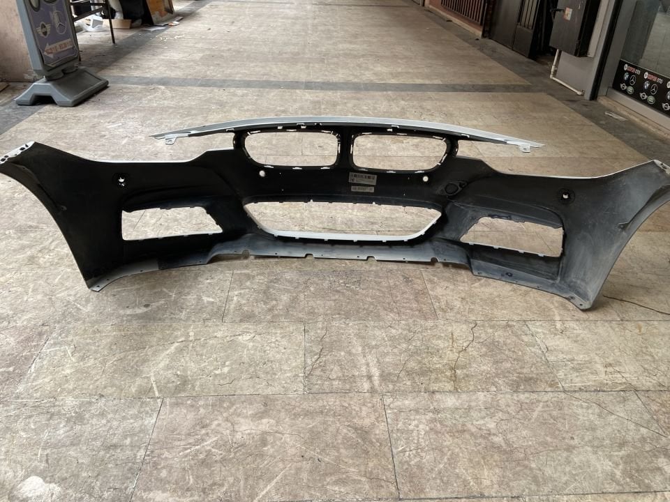 BMW F30 LCİ ÖN TAMPON PARK SENSÖRLÜ TAMİRLİ ÇIKMA ORJİNAL