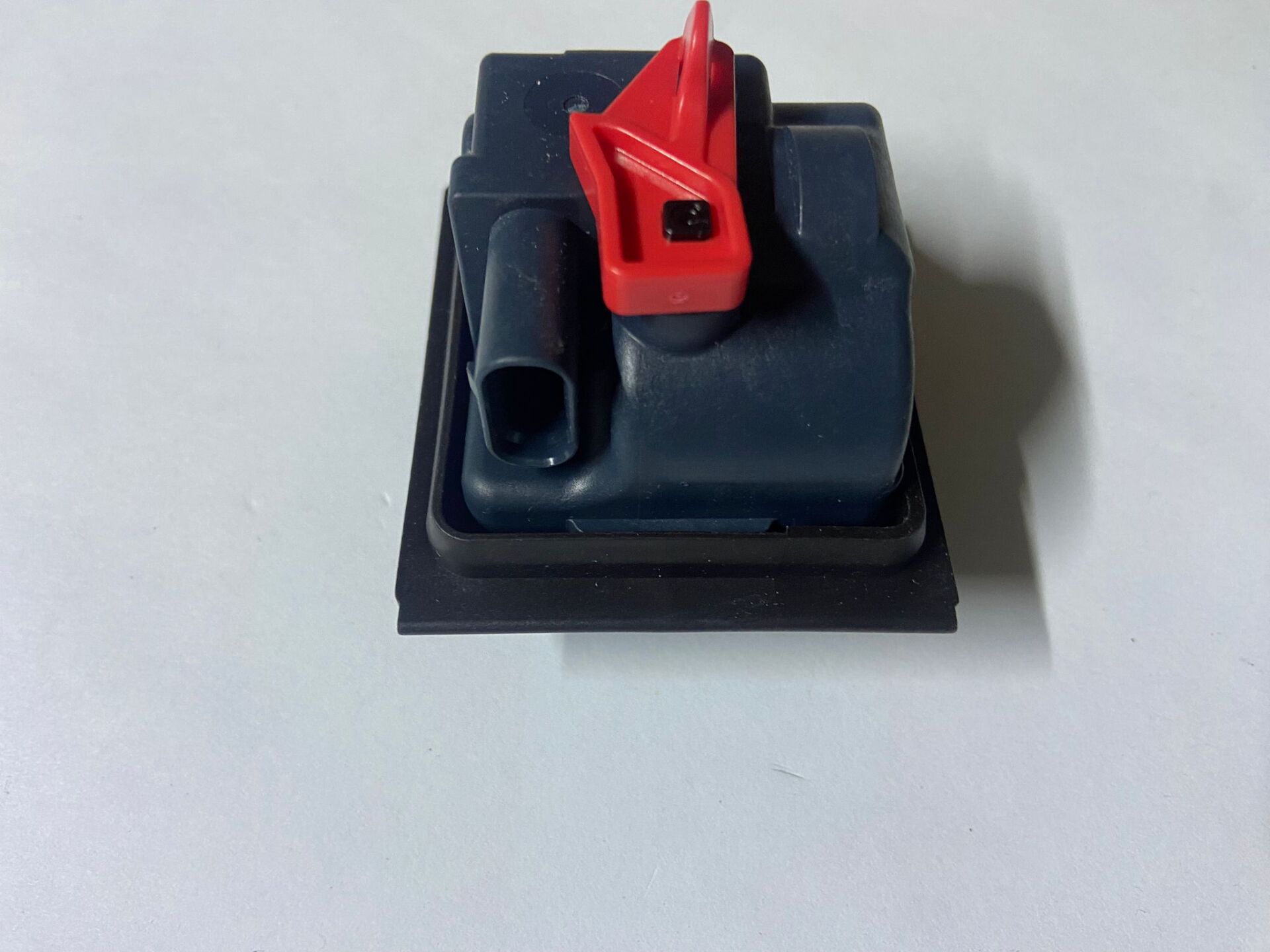 A0008207703 W117 W156 W166 DEPO KAPAĞI KİLİT MOTORU ÇIKMA ORJİNAL