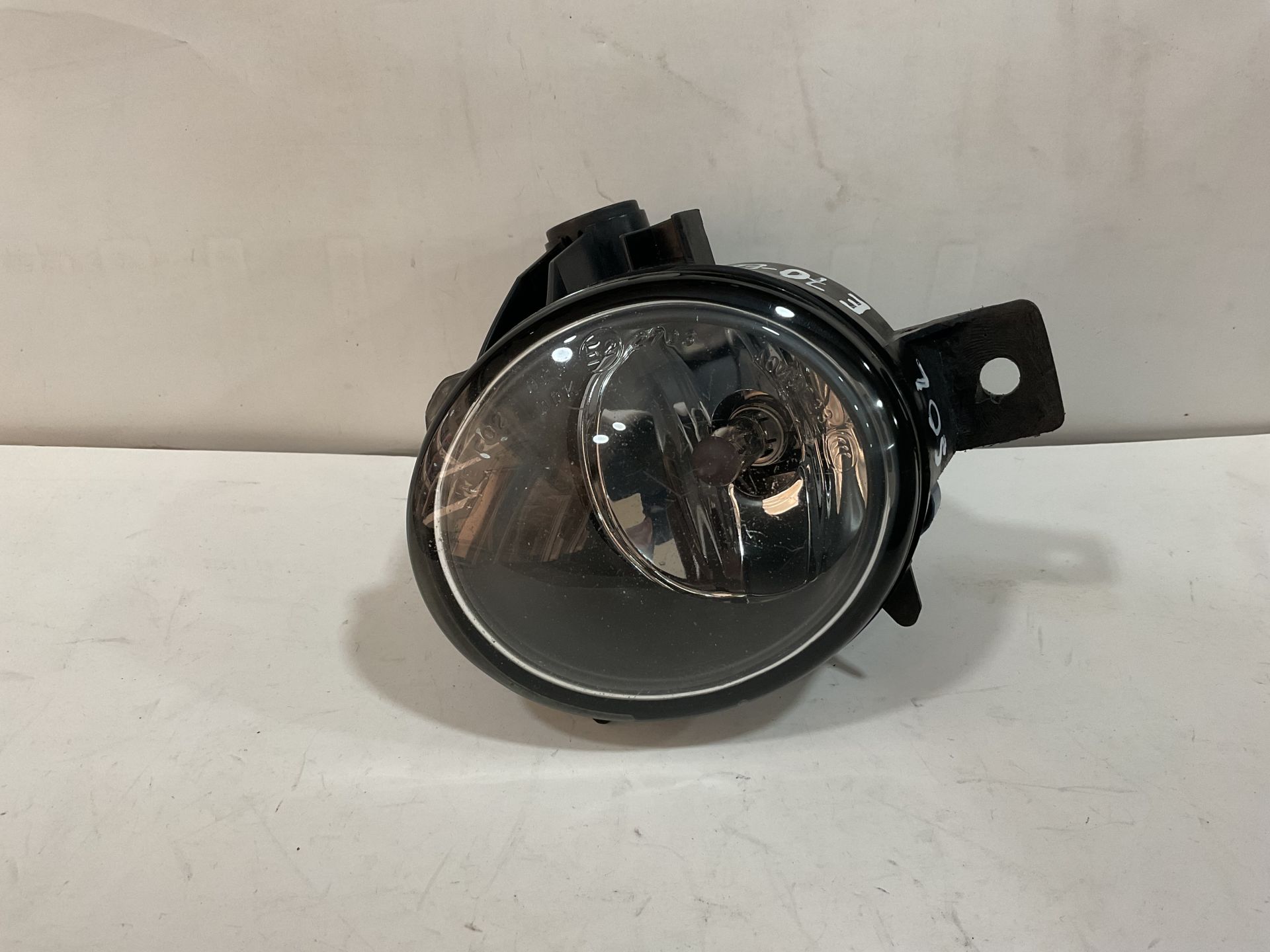 63176924655 6924655 BMW E70 X5 E81 E87 E88 1 SERİSİ SOL SİS FARI ÇIKMA ORJİNAL