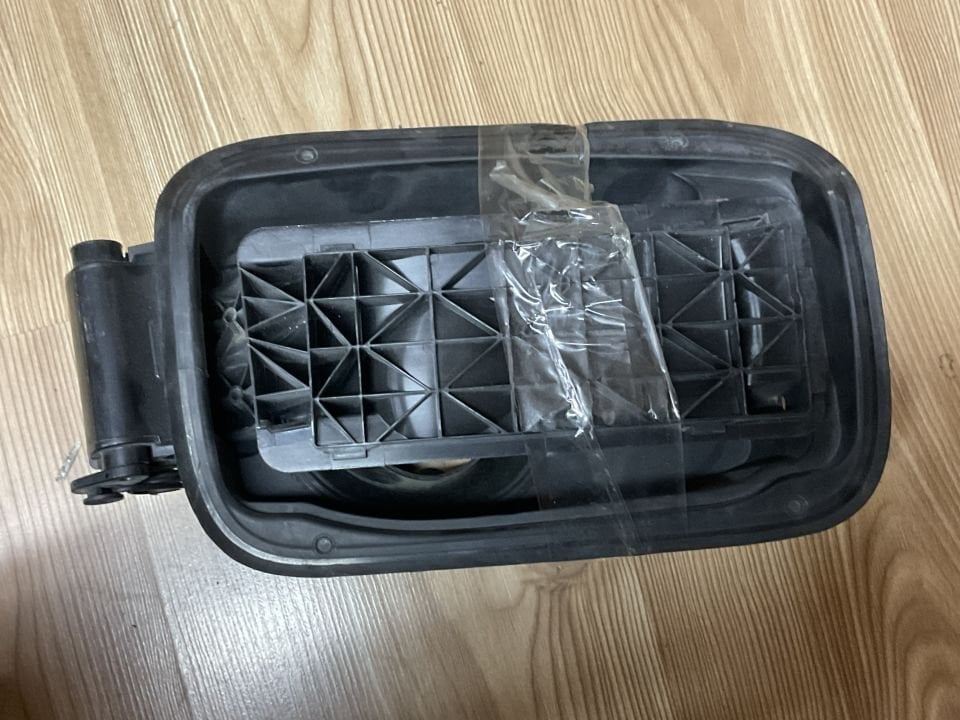 7326760 BMW F10 YAKIT DEPO KAPAĞI ÇIKMA ORJİNAL
