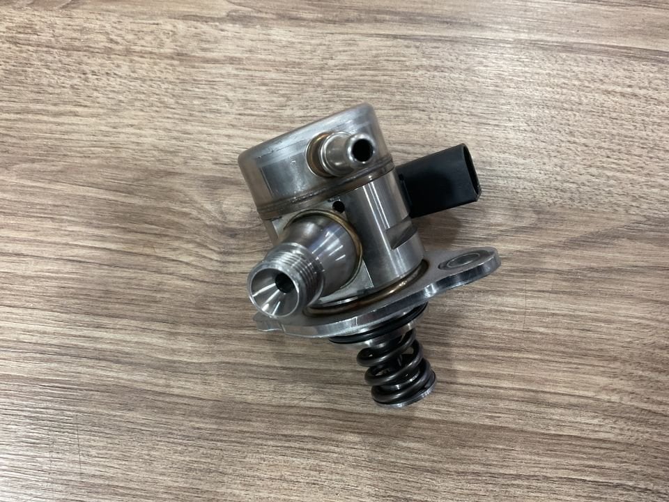 05E127027 YAKIT POMPASI AUDİ A1 A3 VOLKSWAGEN GOLF PASSAT SIFIR ORJ