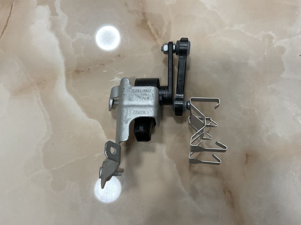 A0009053704 A2139051902 MERCEDES W205 C W213 E W238 E W253 GLC W257 CLS W293 EQC FAR YÜKSEKLİK SENSÖRÜ SIFIR ORJİNAL