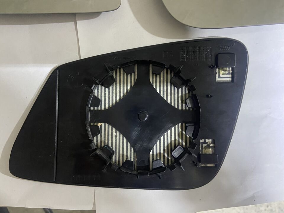 BMW F20 F30 ISITMALI KARARTMASIZ SAĞ AYNA CAMI ÇIKMA ORJİNAL