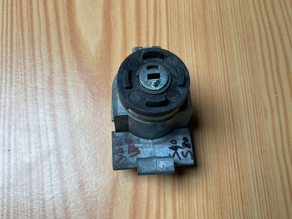 30784963 VOLVO S40 S80 SOL ÖN KAPI KİLİT SİLİNDİRİ ÇIKMA ORJİNAL