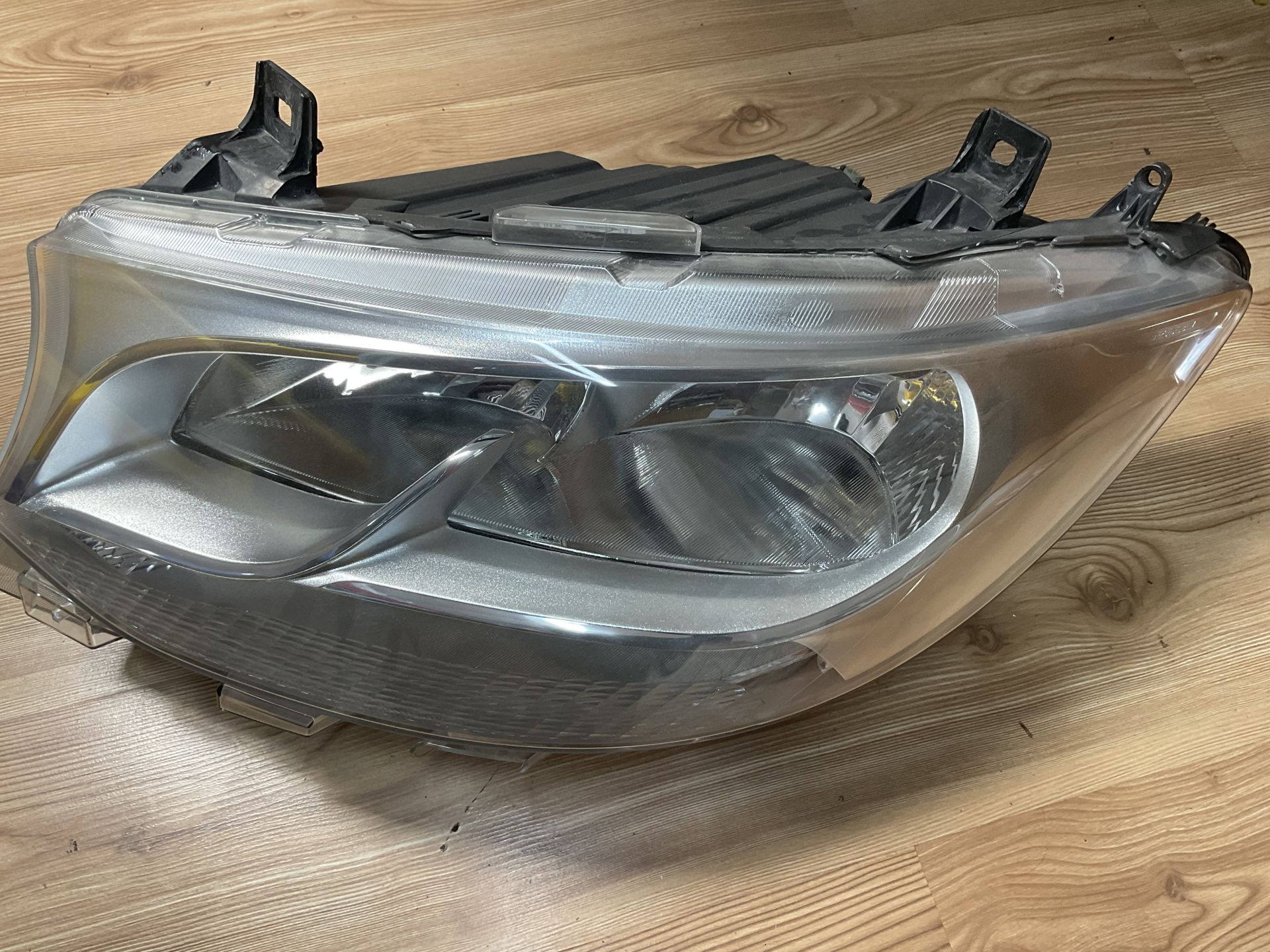 A9109060000 MERCEDES W907 W910 SPRİNTER SOL ÖN FAR ÇIKMA ORJİNAL