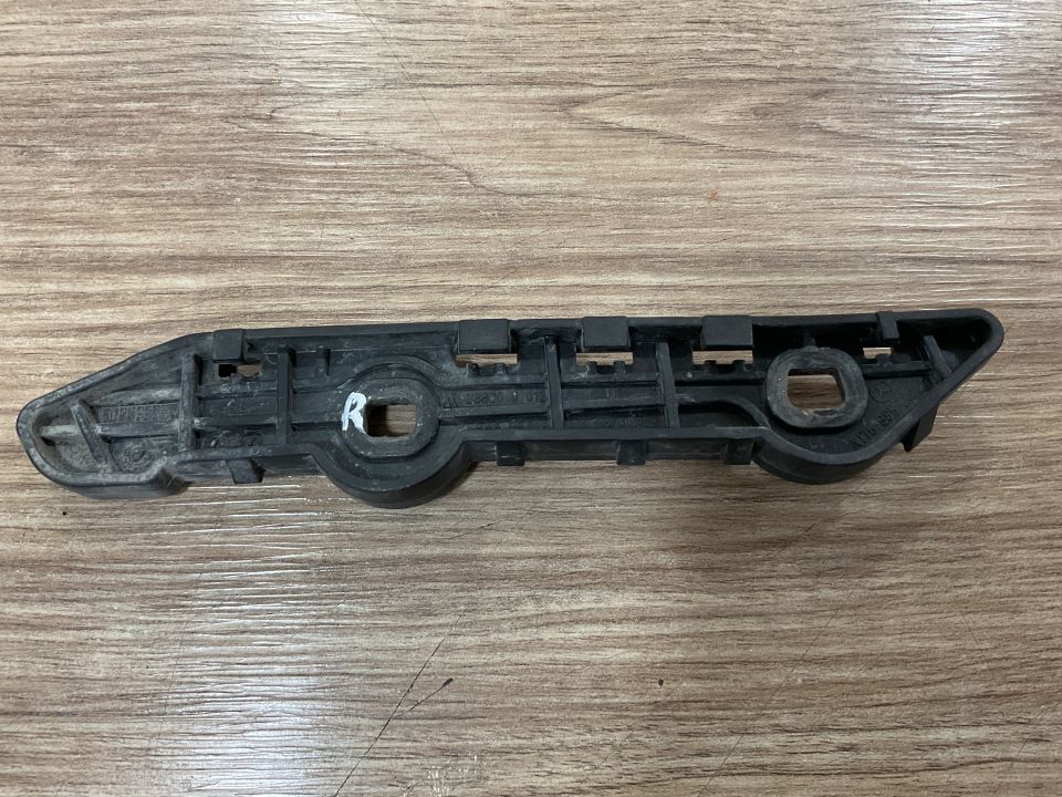 A1768852421 MERCEDES W176 SAĞ ÖN TAMPON BRAKETİ ÇIKMA ORJİNAL