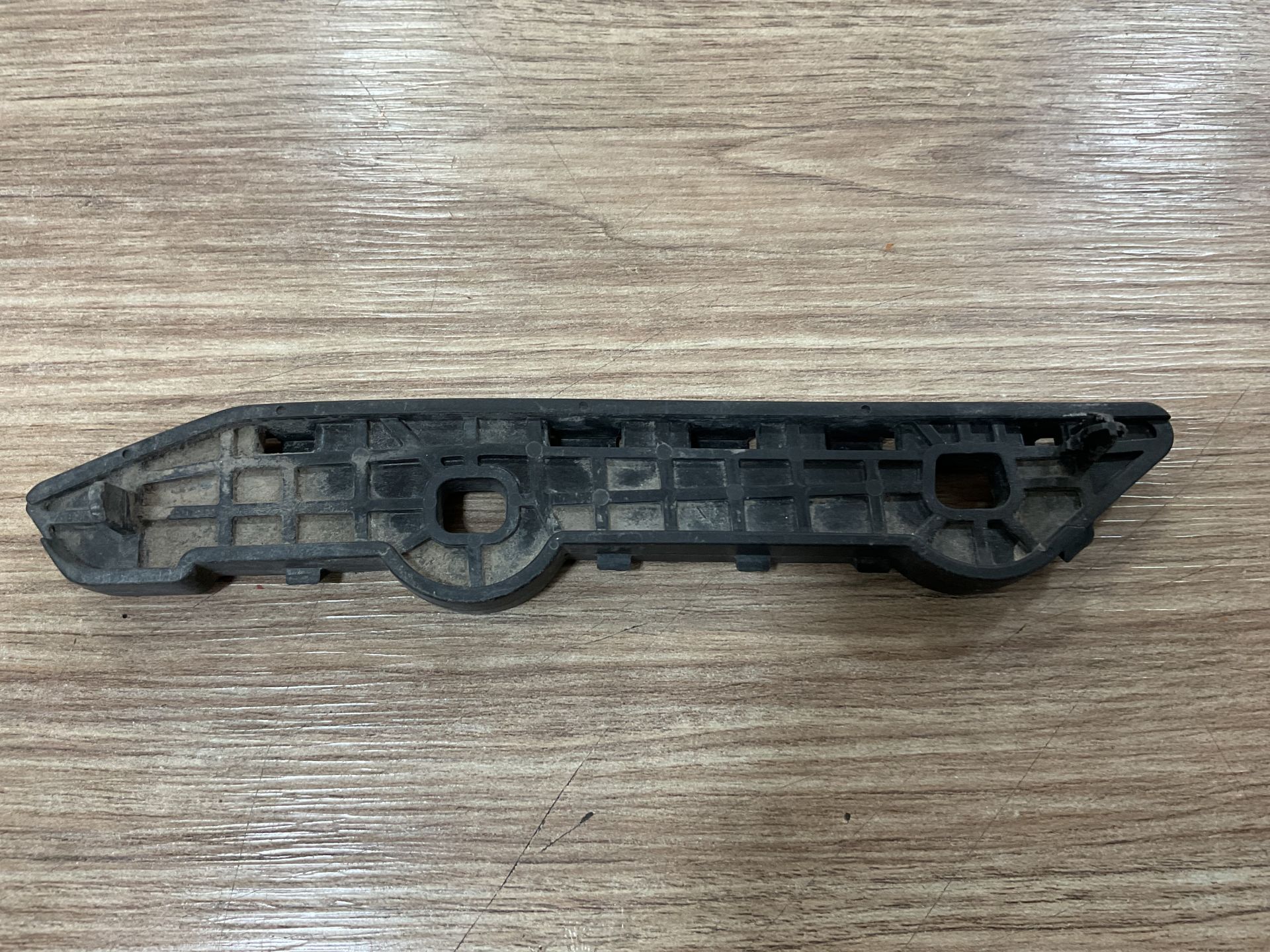 A1768852321 MERCEDES W176 SOL ÖN TAMPON BRAKETİ ÇIKMA ORJİNAL