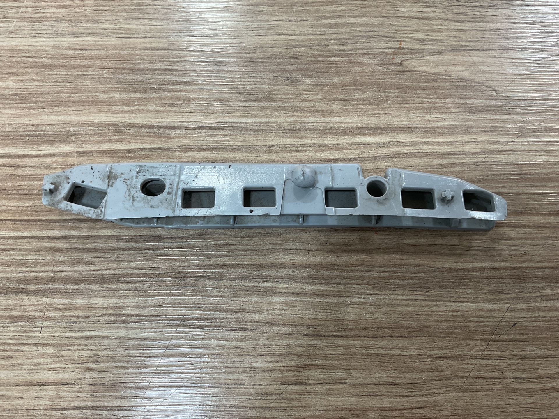 A2228850121 MERCEDES W222 S SERİSİ SAĞ TAMPON BAĞLANTI AYAĞI ÇIKMA ORJİNAL