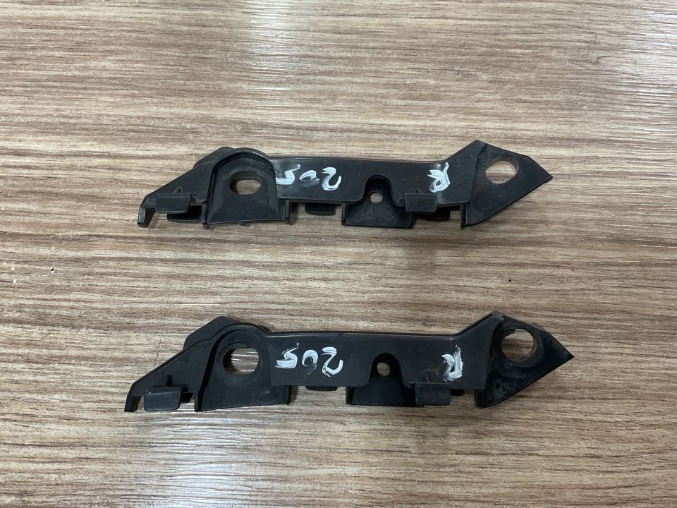 A2058850921 MERCEDES W205 C180 SAĞ TAMPON BAĞLANTI AYAĞI ÇIKMA ORJİNAL