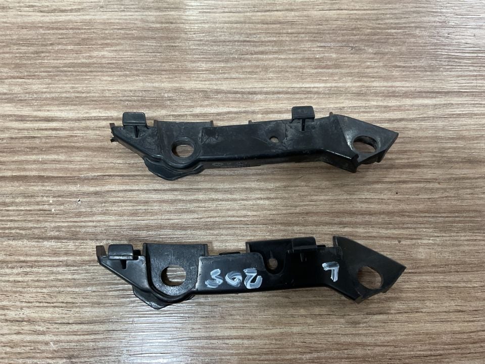 A2058850821 MERCEDES W205 C180 SOL TAMPON BAĞLANTI AYAĞI ÇIKMA ORJİNAL