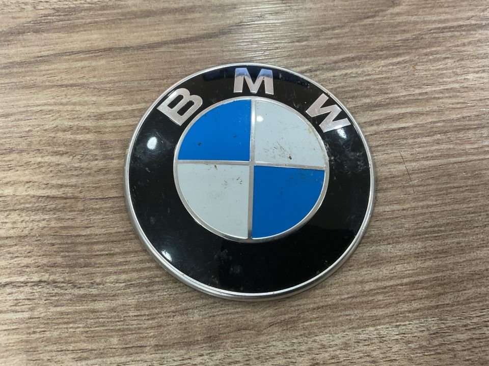 51767288752 7288752 BMW E81 E87 ÖN KAPUT LOGO ARMASI ÇIKMA ORJ