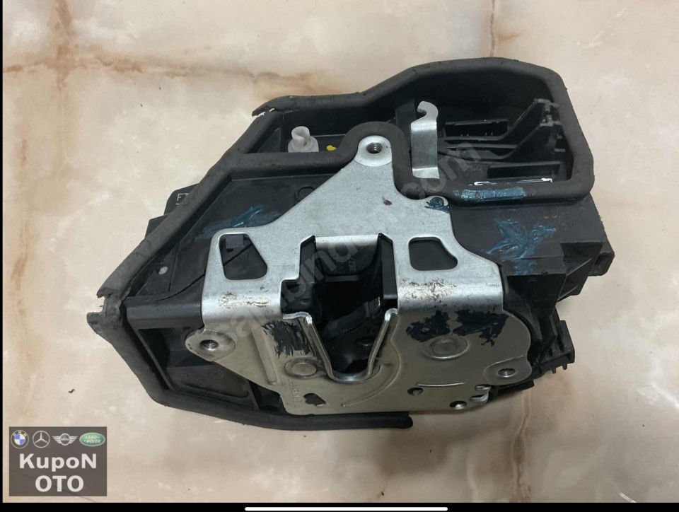 51217229461 7229461 BMW F10 F20 SOL ÖN ARKA KİLİT MEKANIZMASI ÇIKMA ORJİNAL
