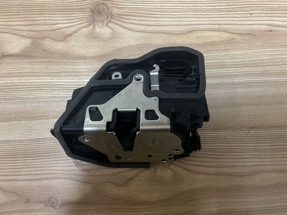51227229459 BMW F01 F07 F10 ARKA SOL KAPI KİLİDİ MEKANİZMASI ÇIKMA ORJİNAL
