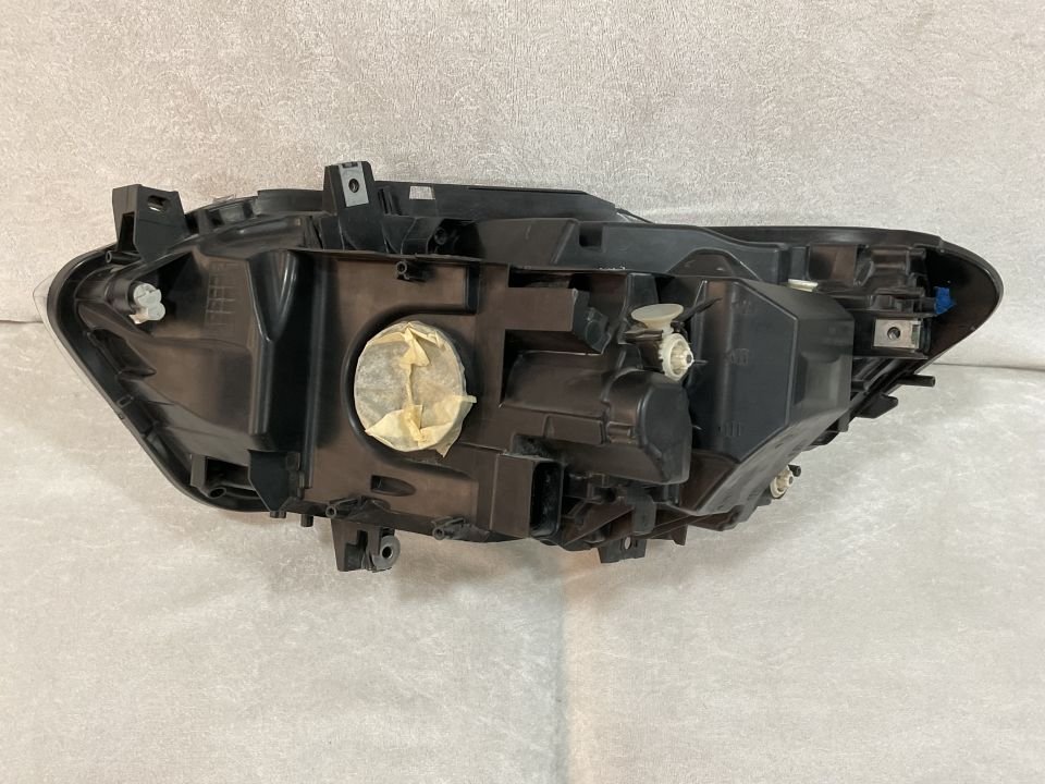 63117414146 7414146 BMW F20 F21 LCİ 1 SERİSİ SAĞ ADAPTİVE LED FAR ÇIKMA ORJİNAL