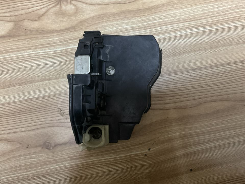 51227445046 7445046 BMW G20 G21 SAĞ ARKA KAPI KİLİDİ MEKANİZMASI ÇIKMA ORJİNAL