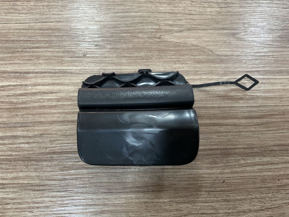 A2058850256 MERCEDES W205 C180 C200 AMG ARKA TAMPON ÇEKİ DEMİR KAPAĞI SIFIR Y.S