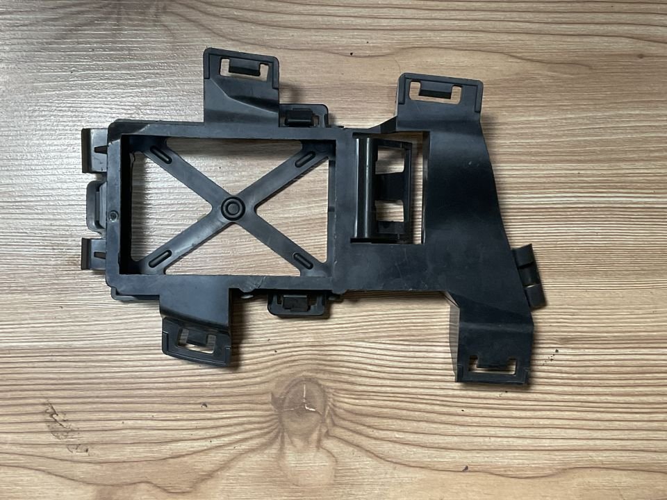 A1768853056 MERCEDES W176 ÖN TAMPON RADAR SENSÖR BRAKETİ ÇIKMA ORJİNAL