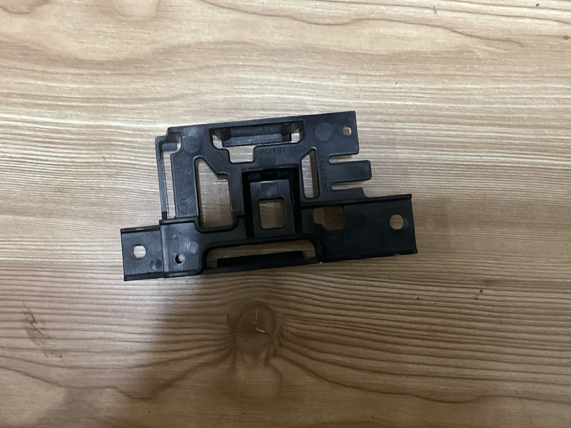 A2218851167 MERCEDES W221 S SERİSİ RADAR BEYİN YUVASI ÇIKMA ORJİNAL