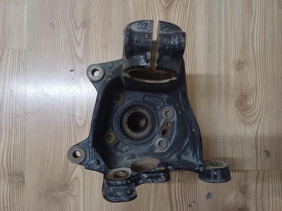 6855953 BMW F25 F26 ÖN SOL TAŞIYICI ÇIKMA ORJİNAL