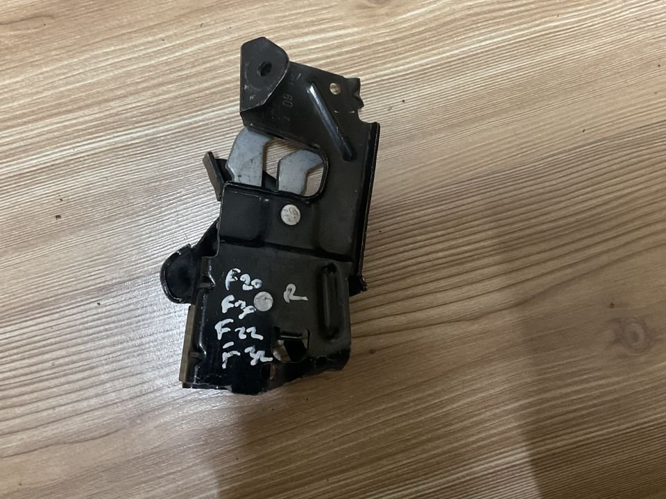 51237242549 7242549 BMW F20 LCİ F21 LCİ F22 LCİ F23 LCİ F87 LCİ F30 LCİ F32 LCİ F33 LCİ F34 LCİ SAĞ ALT KAPUT KİLİDİ ÇIKMA ORJİNAL