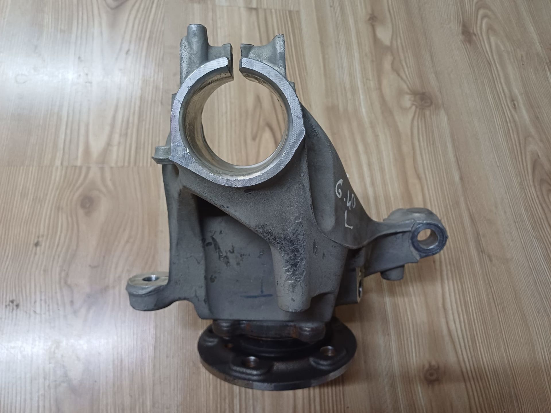 6876645 BMW F40 F48 MİNİ F54 F60 TAŞIYICI SOL ÖN