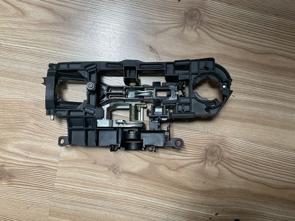 51217265081 7265081 BMW F10 SOL DIŞ KAPI KOLU İÇ MEKANİZMASI ÇIKMA ORJİNAL