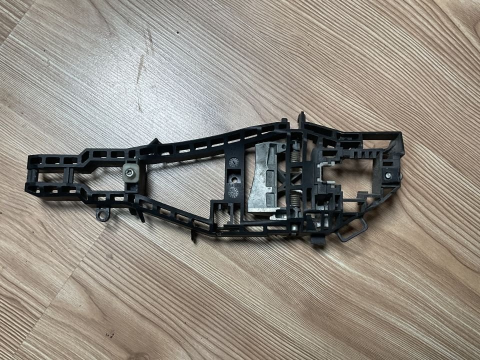 BMW F20 F30 KAPI KOLU İÇ MEKANİZMASI ÇIKMA ORJİNAL