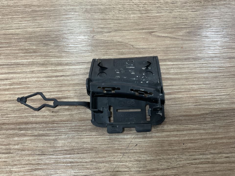 A2478859502 MERCEDES X247 GLB  AMG ARKA ÇEKİ DEMİR KAPAĞI ÇIKMA ORJİNAL