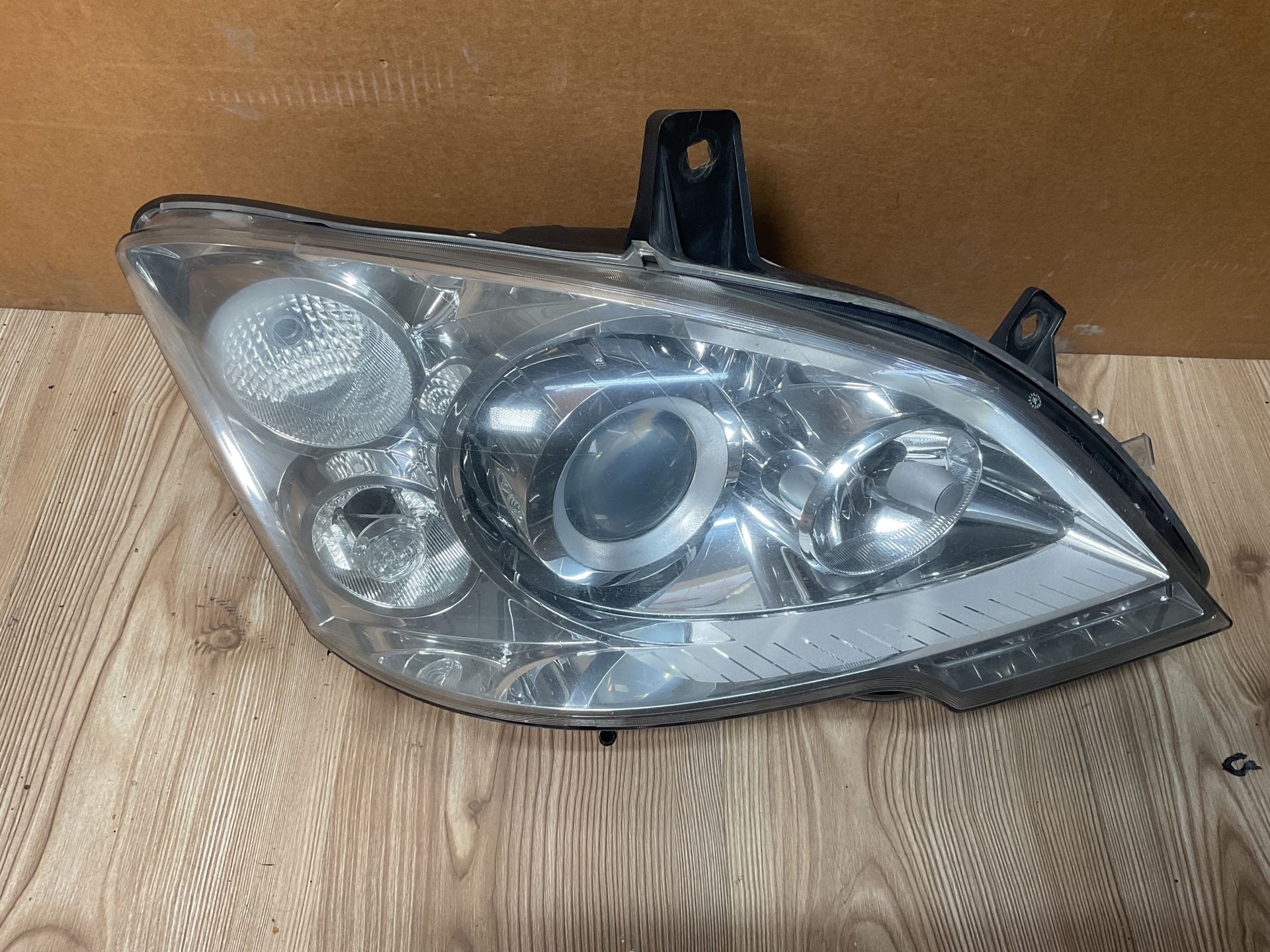 A6398202961 MERCEDES VİTO 639 KASA SAĞ ZENON FAR ÇIKMA ORJİNAL