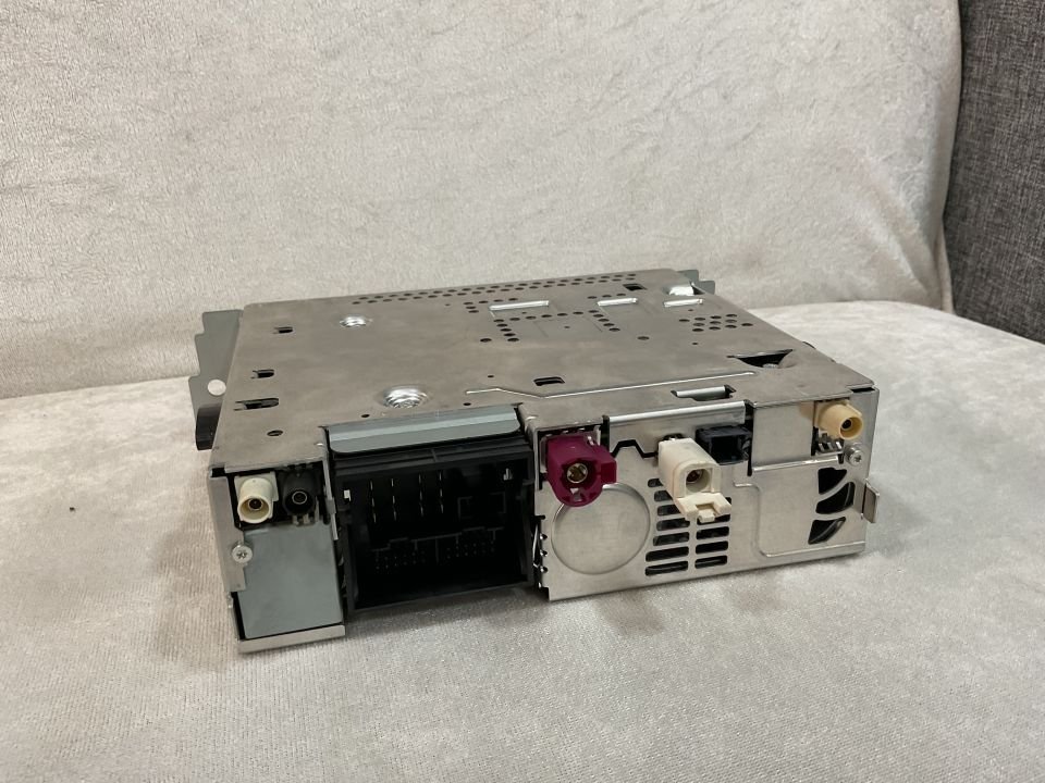 65128798023 8798023 BMW F20 F30 F32 F36 F90 F48 G30 CD ÇALAR ÇIKMA ORJ