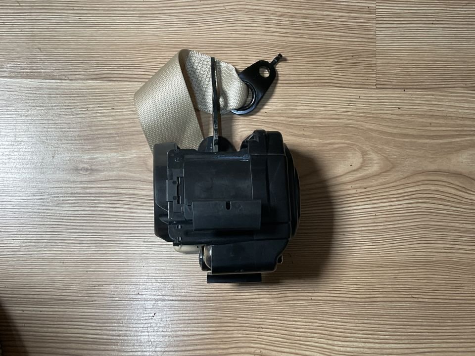 630704600A BMW G11 G12 ARKA SAĞ EMMİYET KEMERİ ÇIKMA ORJİNAL
